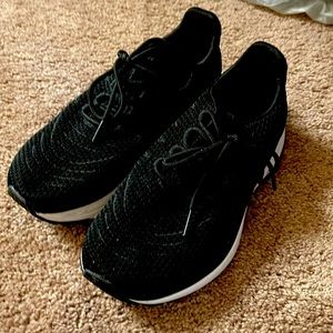 Size 7 wide width propet shoes